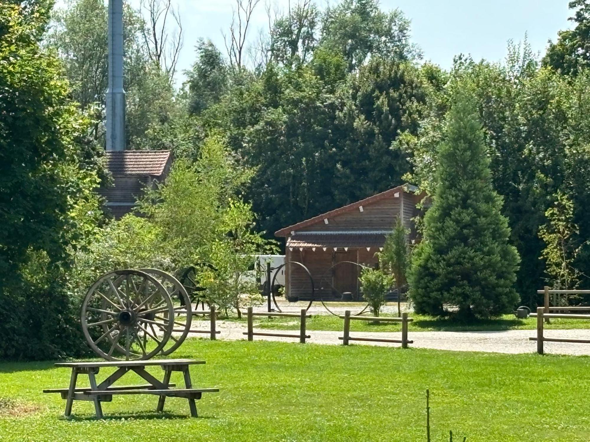 Western City Troyes Barberey-Saint-Sulpice Luaran gambar