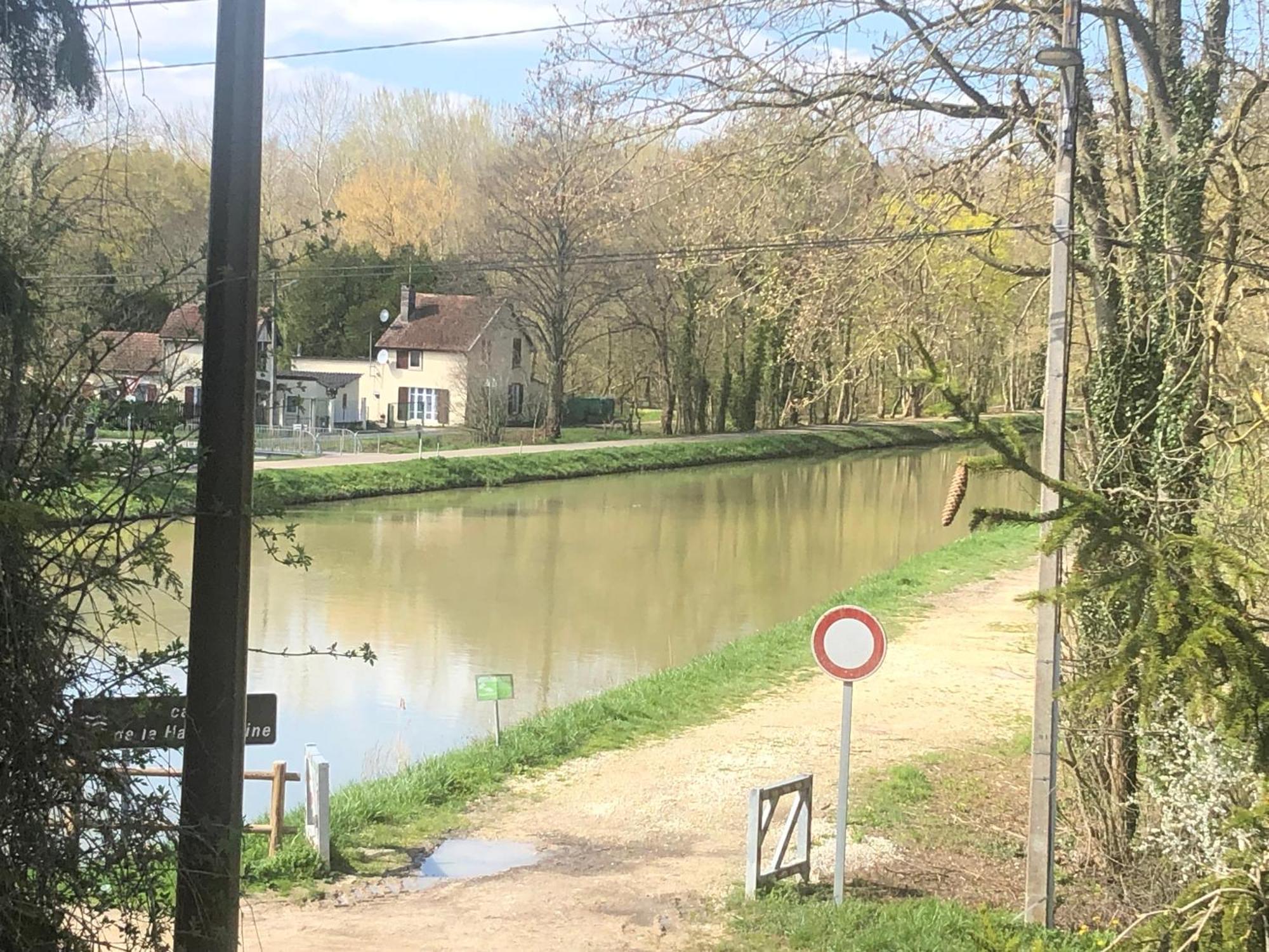 Western City Troyes Barberey-Saint-Sulpice Luaran gambar