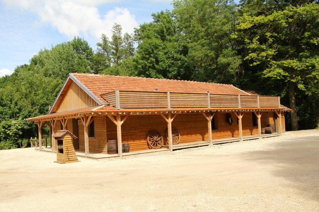 Western City Troyes Barberey-Saint-Sulpice Bilik gambar